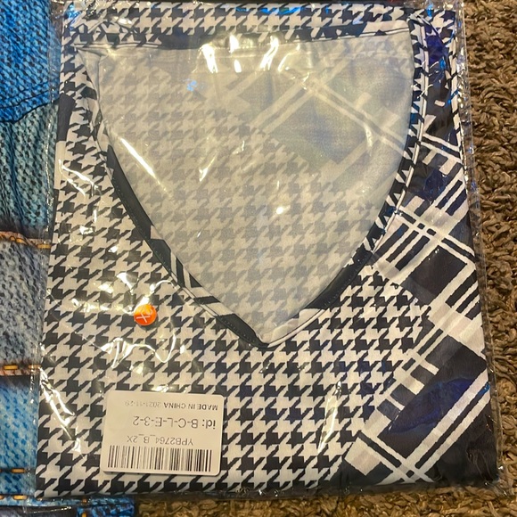 FOUR PACK Mid-Sleeve Satin V-Necks - Picture 3 of 7